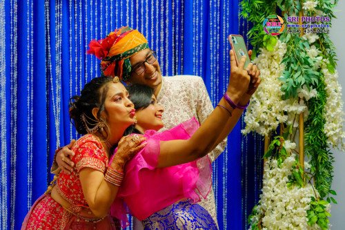 Anand + Ranjana Silver Jubilee Photo